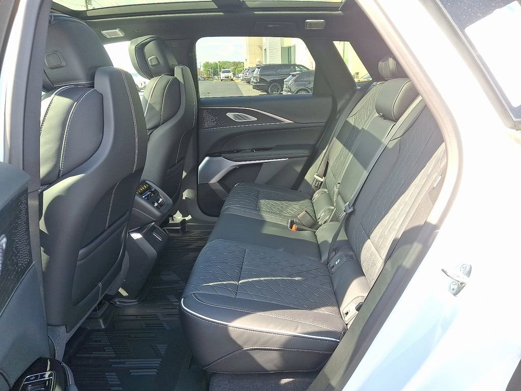 New 2026 Cadillac Lyriq V w/ Exterior Carbon Fiber Package image 5