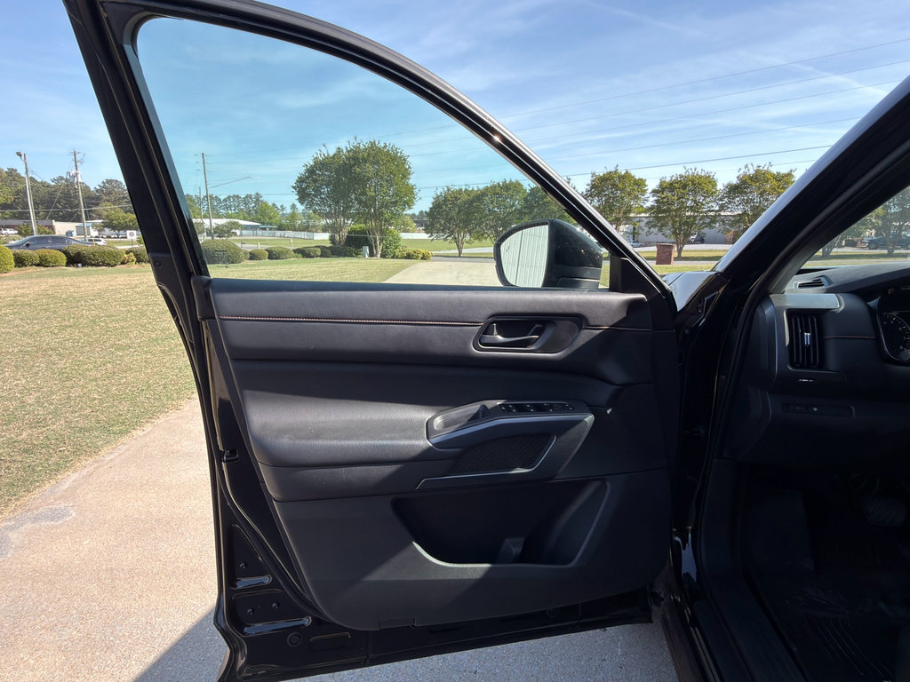 Certified 2023 Nissan Pathfinder Rock Creek image 9