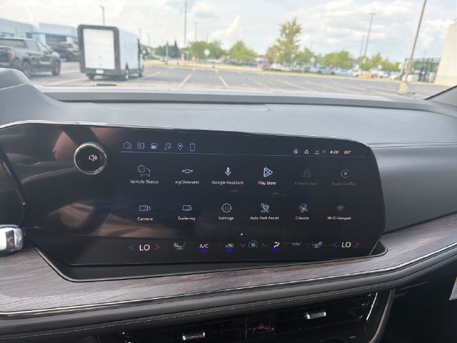 New 2026 Chevrolet Suburban LT w/ Advanced Technology Package AWD/4WD image 17