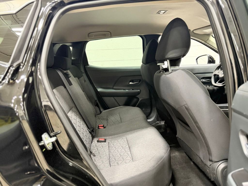 Used 2025 Nissan Kicks SV AWD/4WD image 40