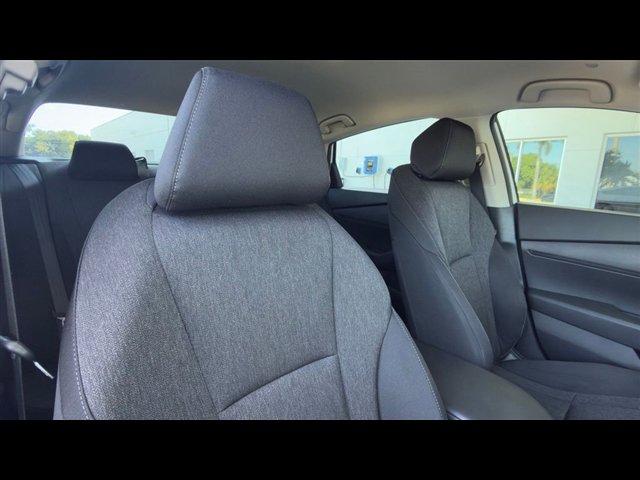 Certified 2025 Honda Accord LX image 9