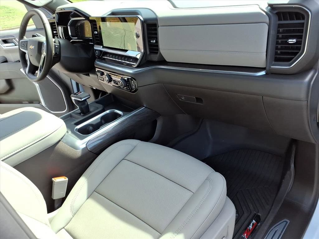 Used 2026 Chevrolet Silverado 1500 LTZ w/ Technology Package image 16