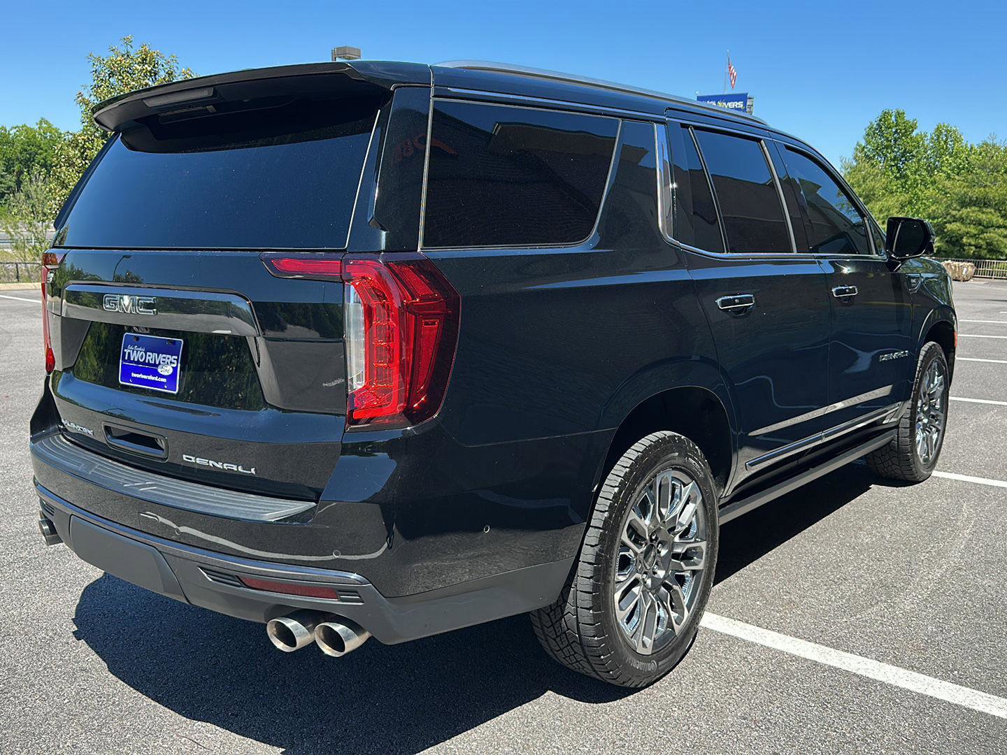 Used 2023 GMC Yukon Denali Ultimate AWD/4WD image 5