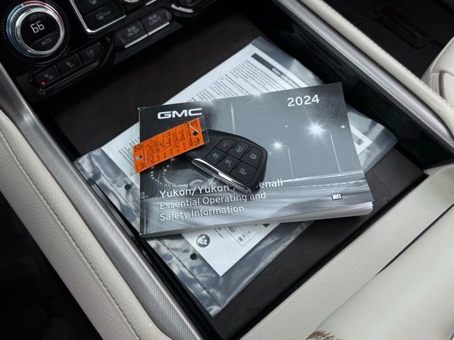 Used 2024 GMC Yukon XL Denali w/ Denali Reserve Package image 6
