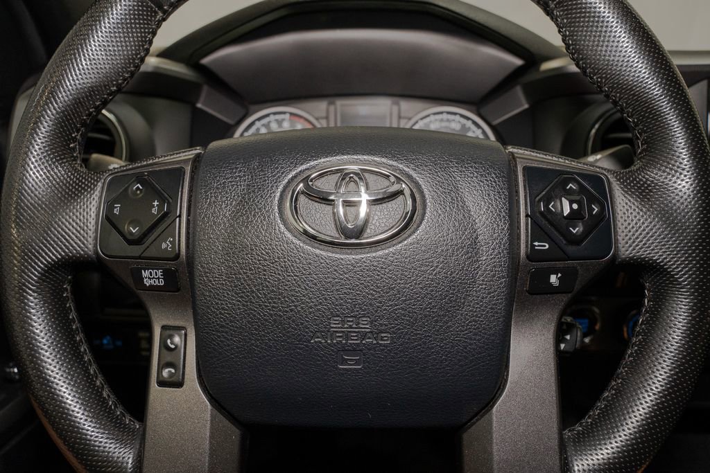 Used 2016 Toyota Tacoma TRD Off-Road image 18