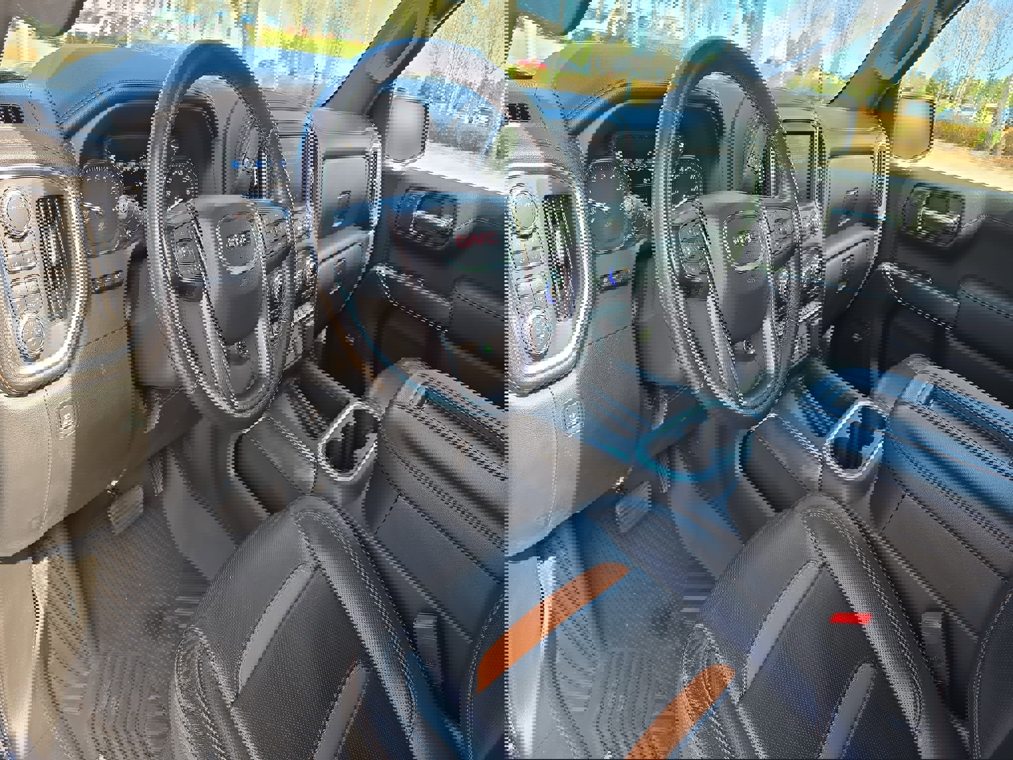 Used 2020 GMC Sierra 1500 AT4 w/ AT4 Premium Package image 15