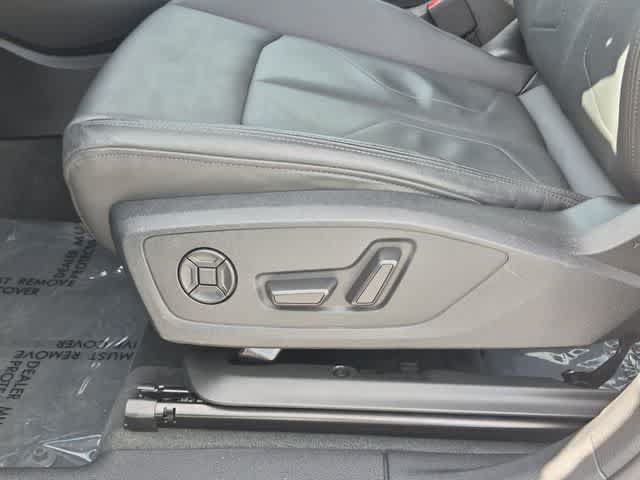 Used 2022 Audi Q3 2.0T Premium AWD/4WD image 16