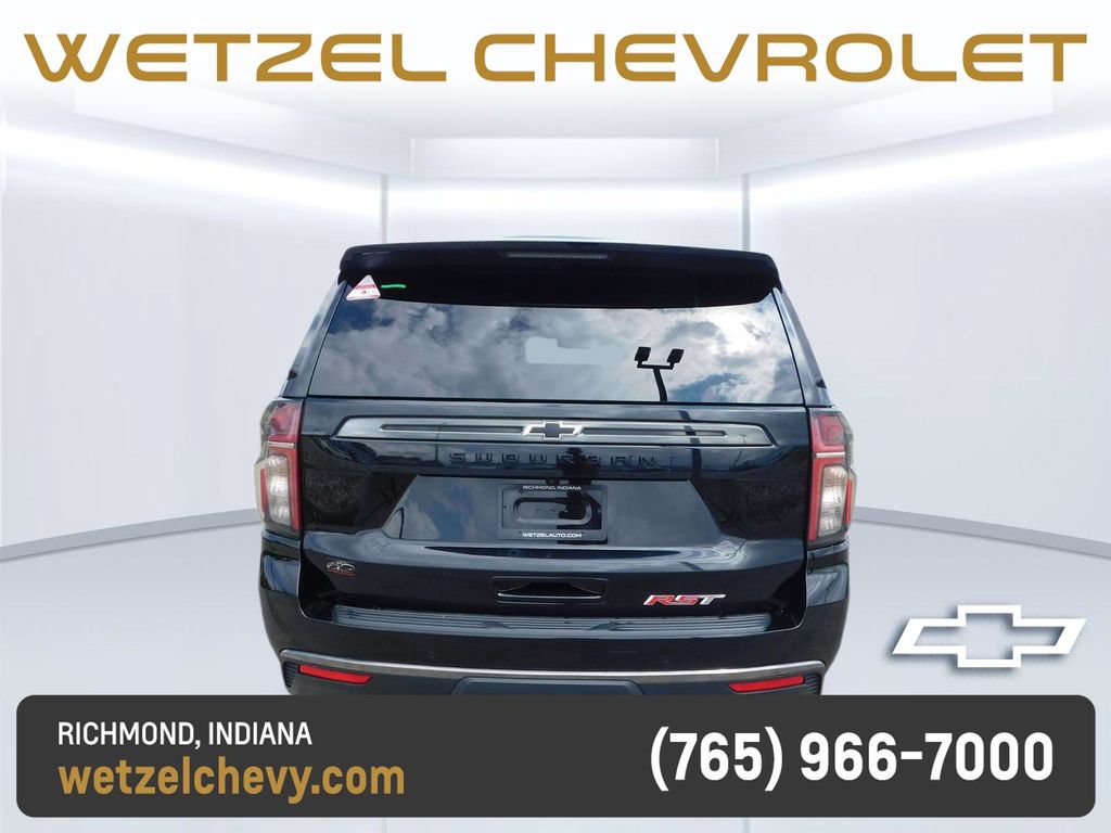 Certified 2022 Chevrolet Suburban RST w/ Luxury Package AWD/4WD image 4