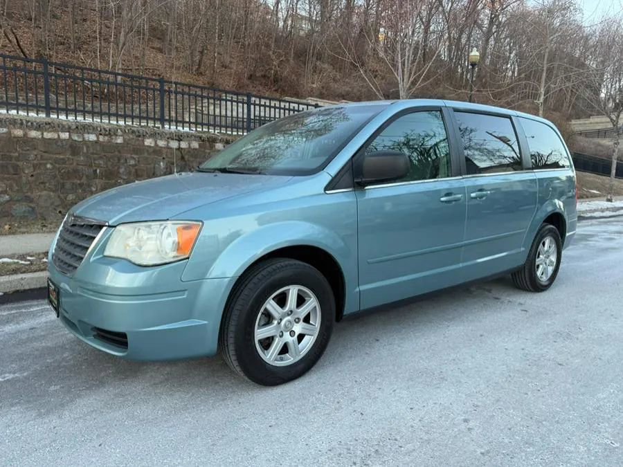 Used 2010 Chrysler Town & Country LX w/ PWR Convenience Group