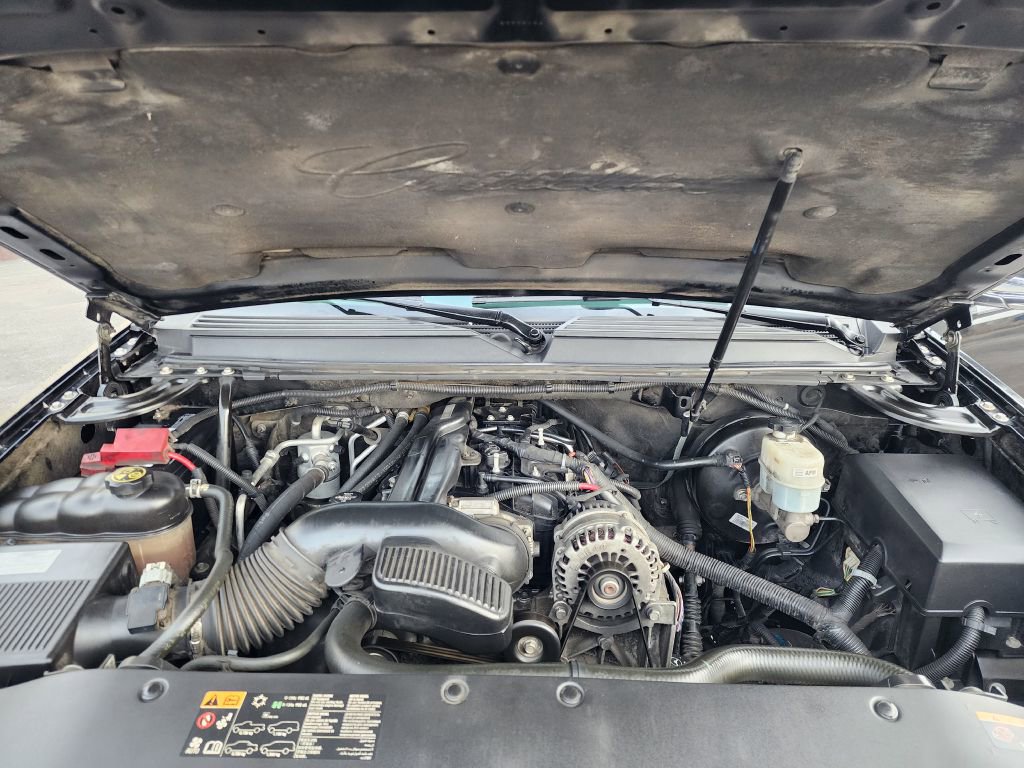 Used 2013 Cadillac Escalade Luxury image 16