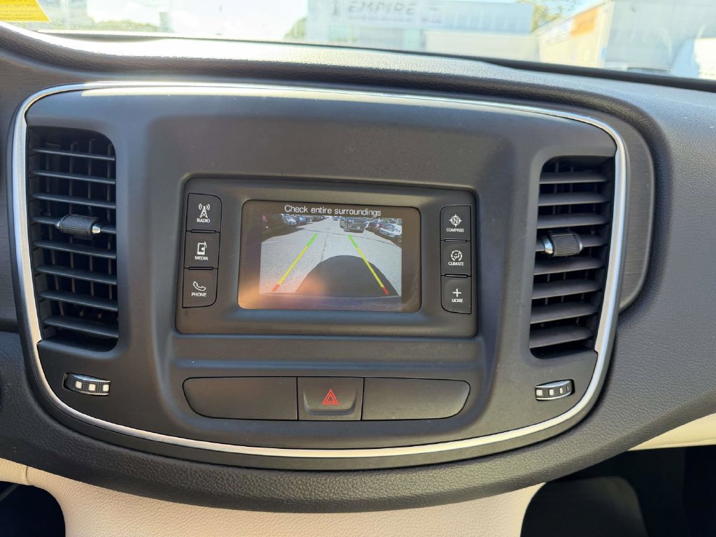 Used 2015 Chrysler 200 Limited w/ Convenience Group FWD image 27