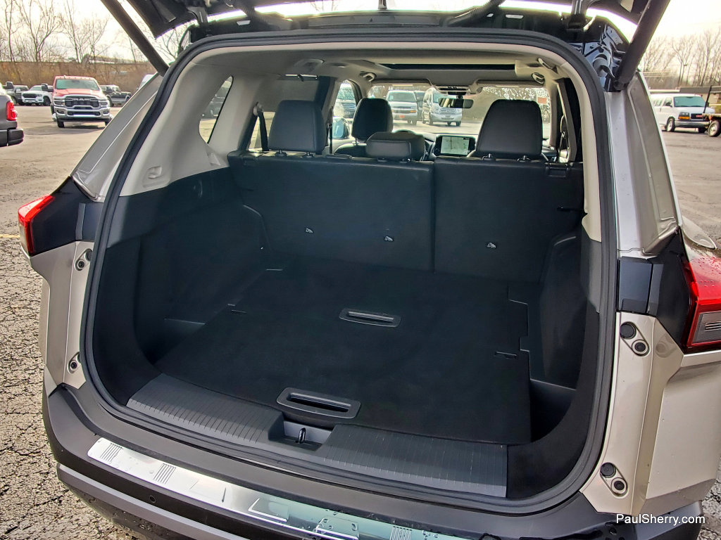 Used 2023 Nissan Rogue SL w/ SL Premium Package image 15