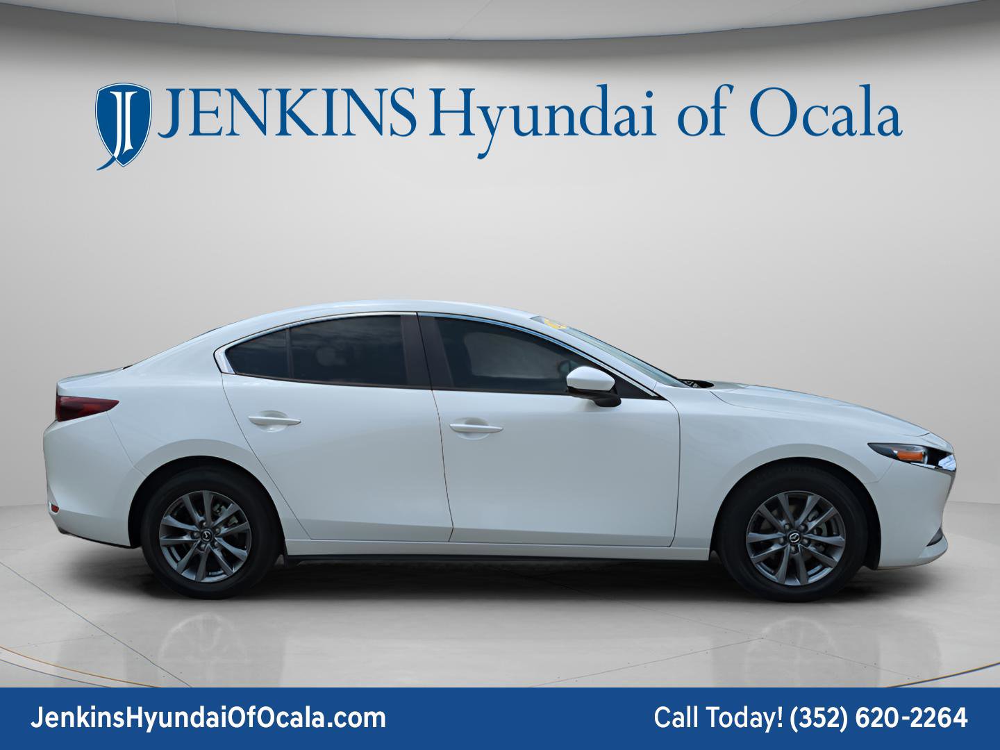 Used 2024 MAZDA MAZDA3 s FWD image 2