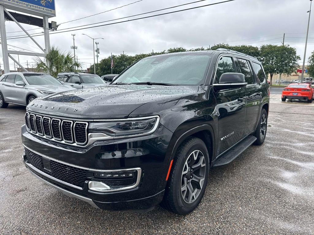 Used 2024 Jeep Wagoneer Series III AWD/4WD image 3
