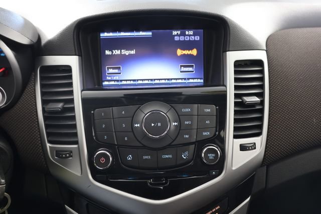 Used 2015 Chevrolet Cruze LT image 14