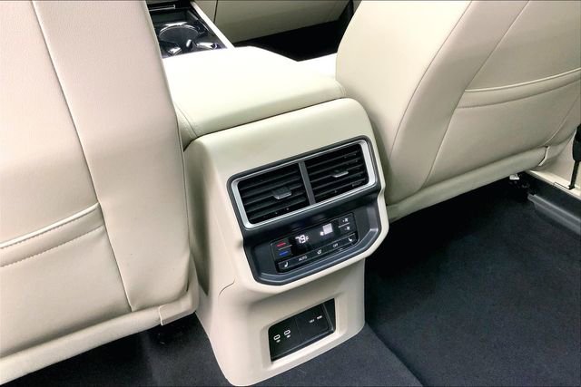 Used 2025 Volkswagen Atlas SEL Premium R-Line AWD/4WD image 35