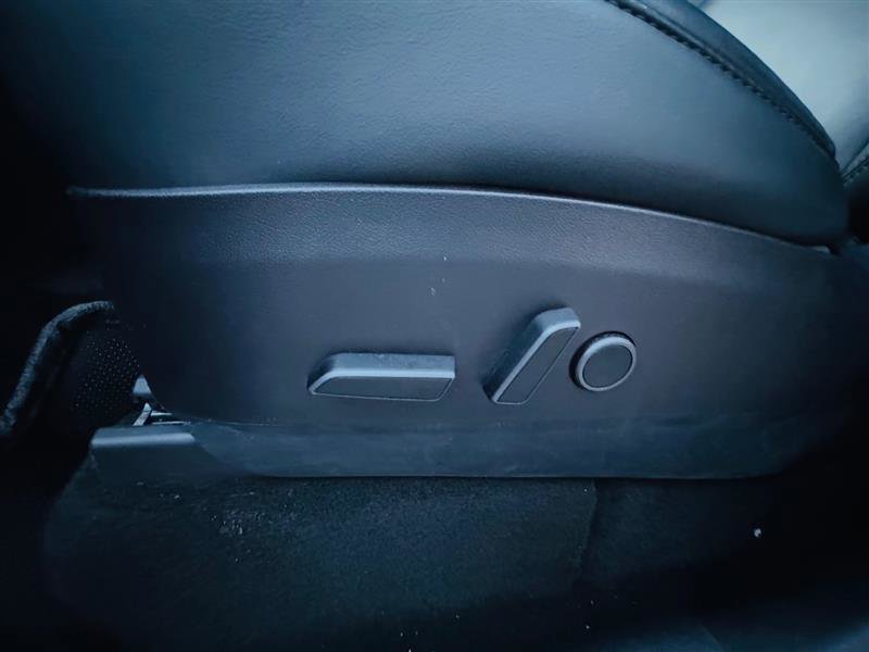 Used 2021 Tesla Model Y Long Range image 34