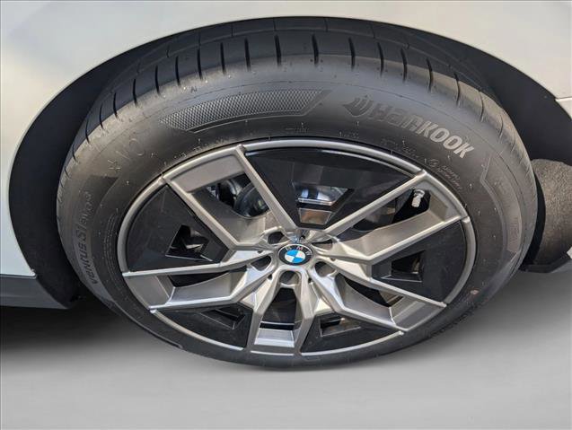 New 2026 BMW i5 eDrive40 w/ Convenience Package image 9