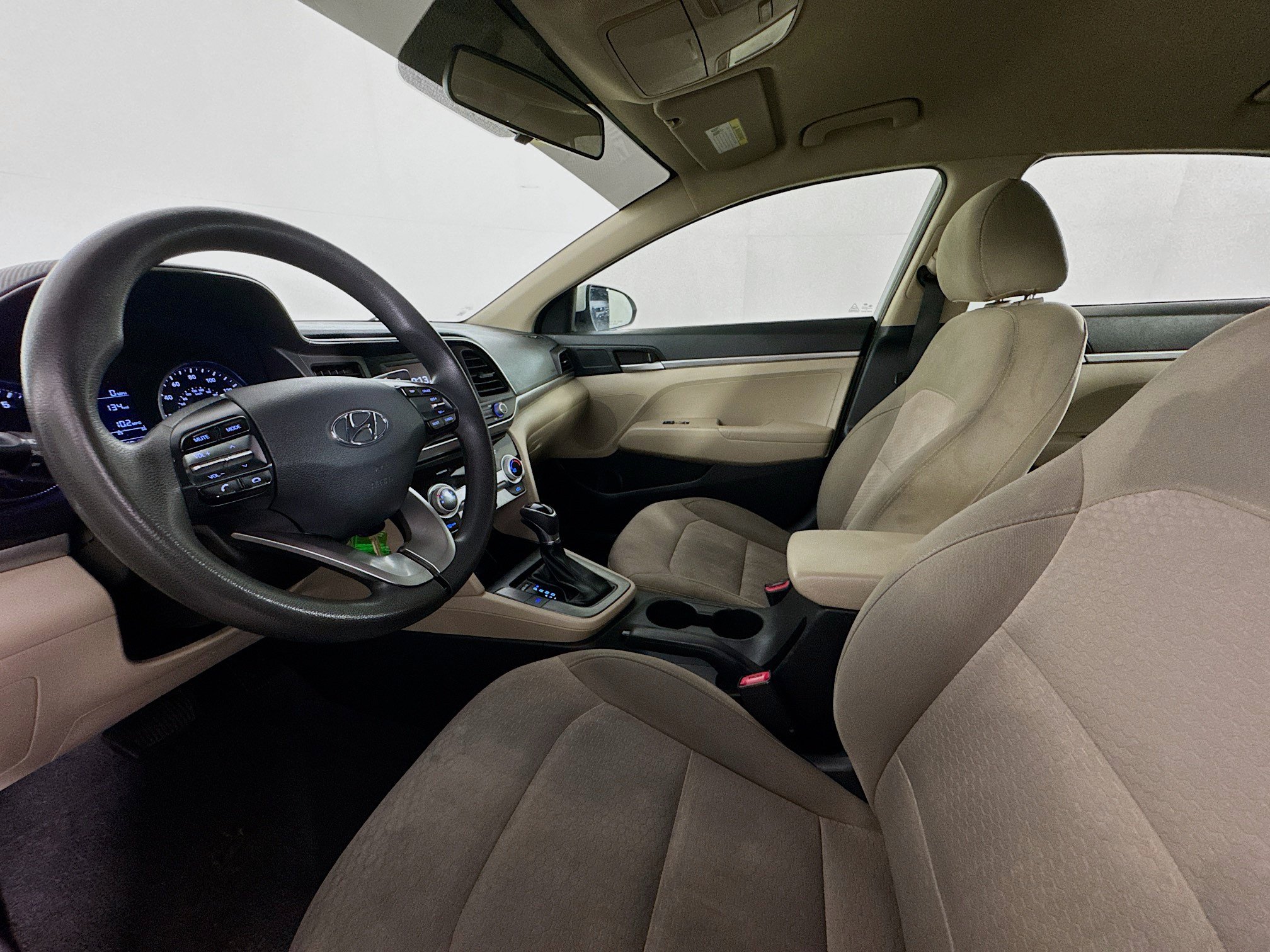 Used 2019 Hyundai Elantra SE FWD image 19