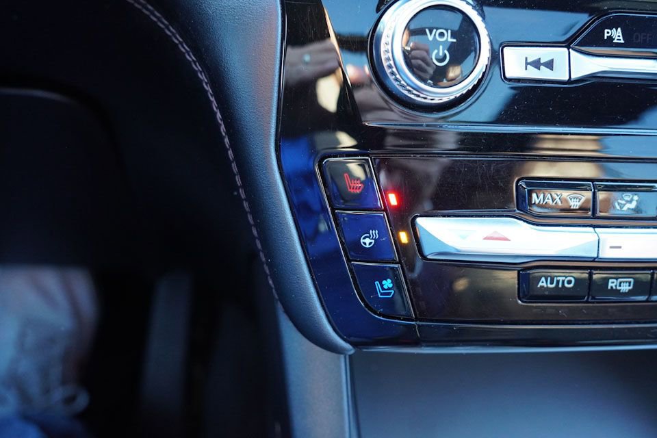 Certified 2022 Ford Explorer Platinum w/ Equipment Group 601A image 32