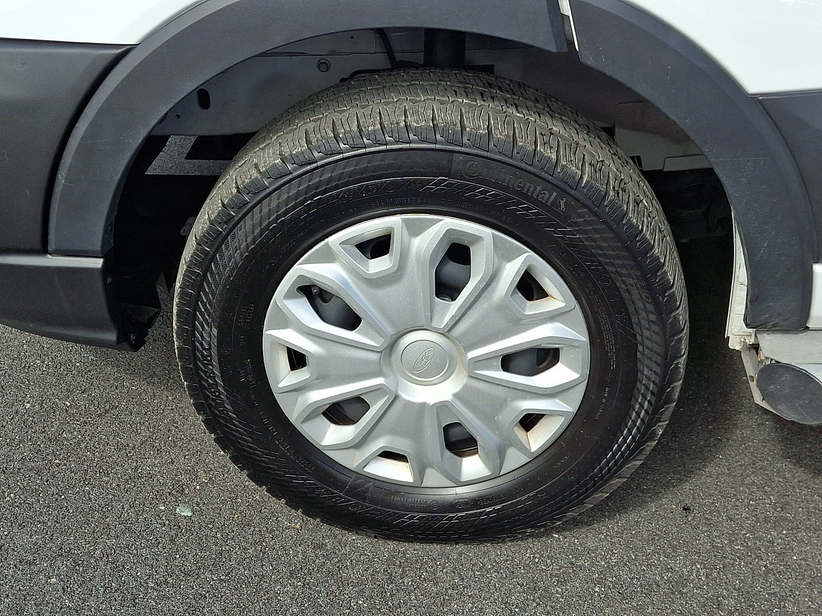 Certified 2025 Ford Transit 250 Low Roof RWD image 9