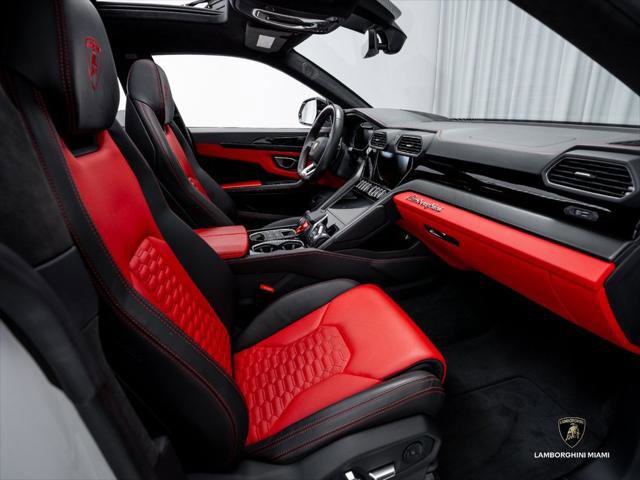 Used 2022 Lamborghini Urus AWD/4WD image 42