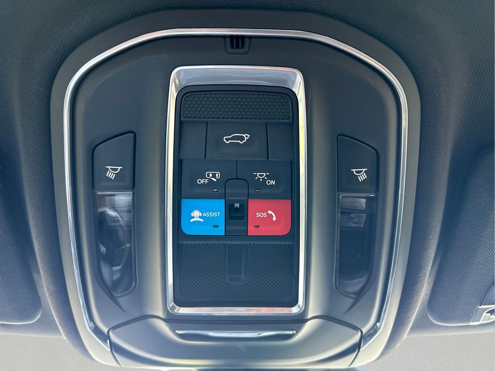 Certified 2024 Jeep Grand Cherokee Altitude RWD image 32