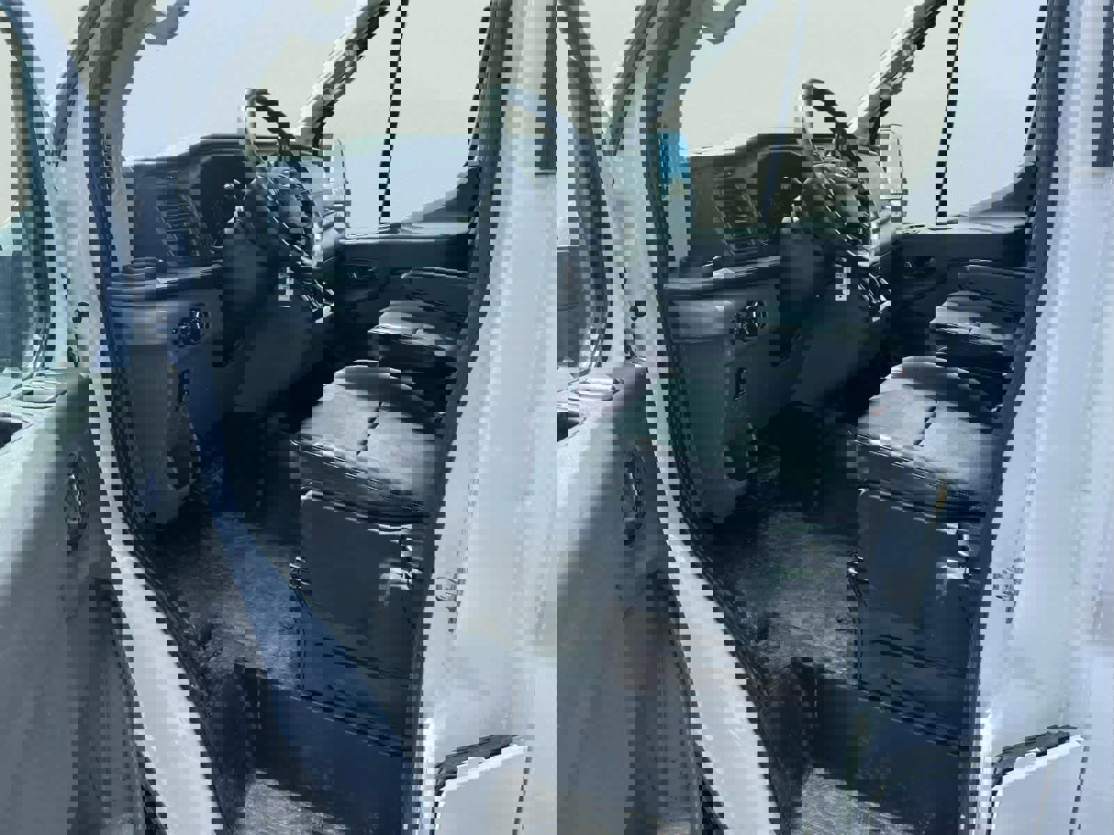 Used 2023 Ford Transit 250 Medium Roof AWD image 10