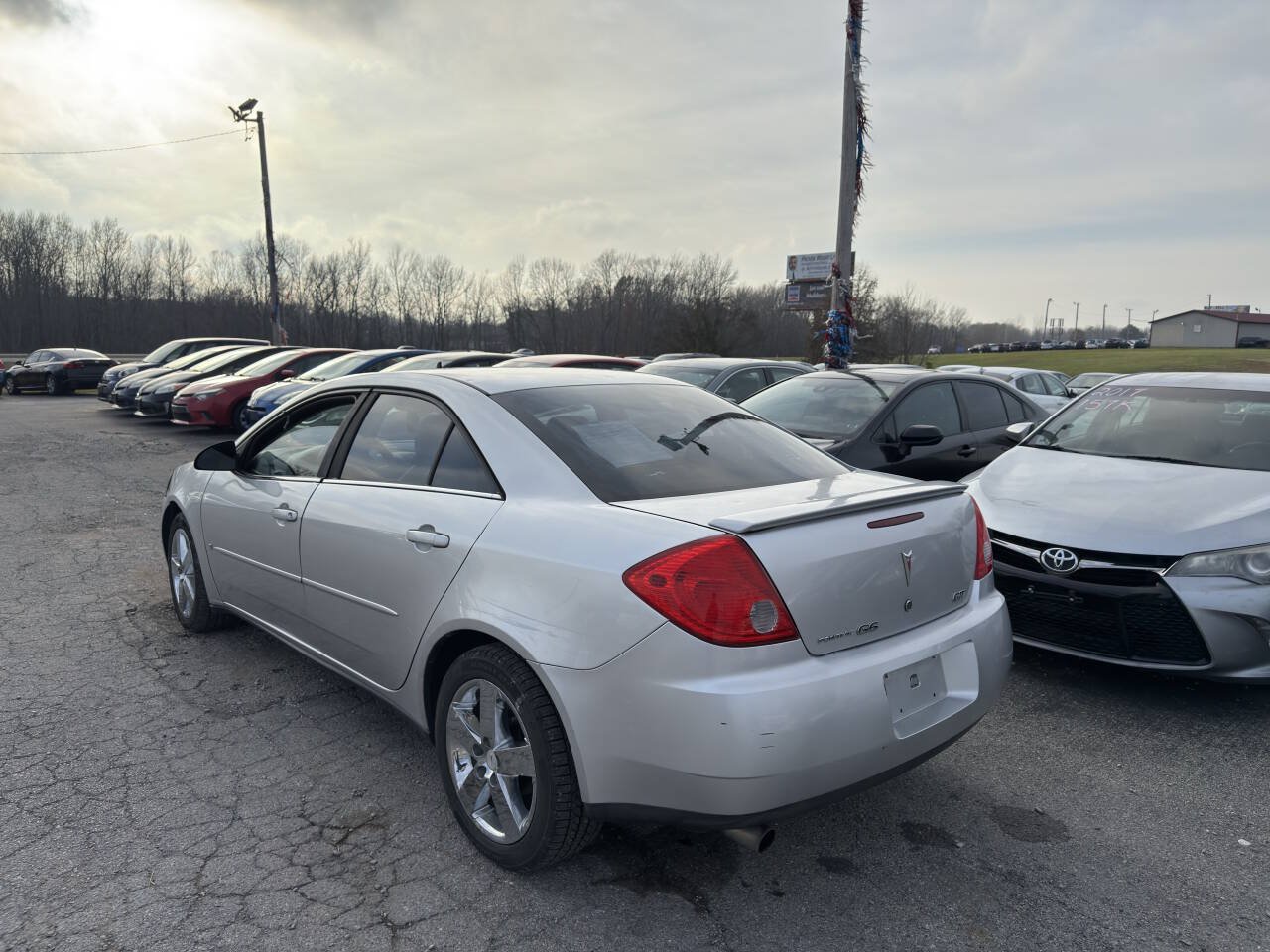Used 2009 Pontiac G6 GT w/ Sun And Sound Plus Package FWD image 8