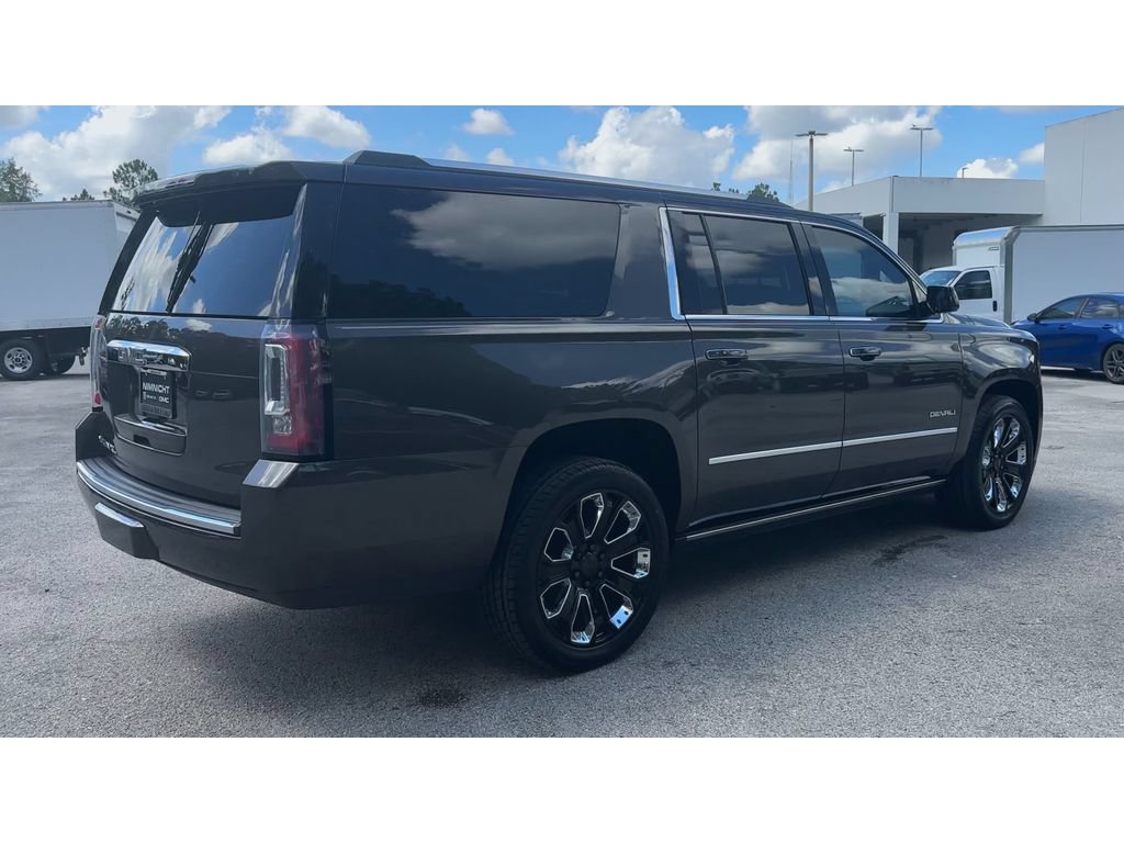 Used 2020 GMC Yukon XL Denali w/ Denali Premium Package RWD image 8