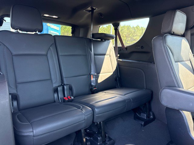 Used 2025 GMC Yukon XL Denali RWD image 15