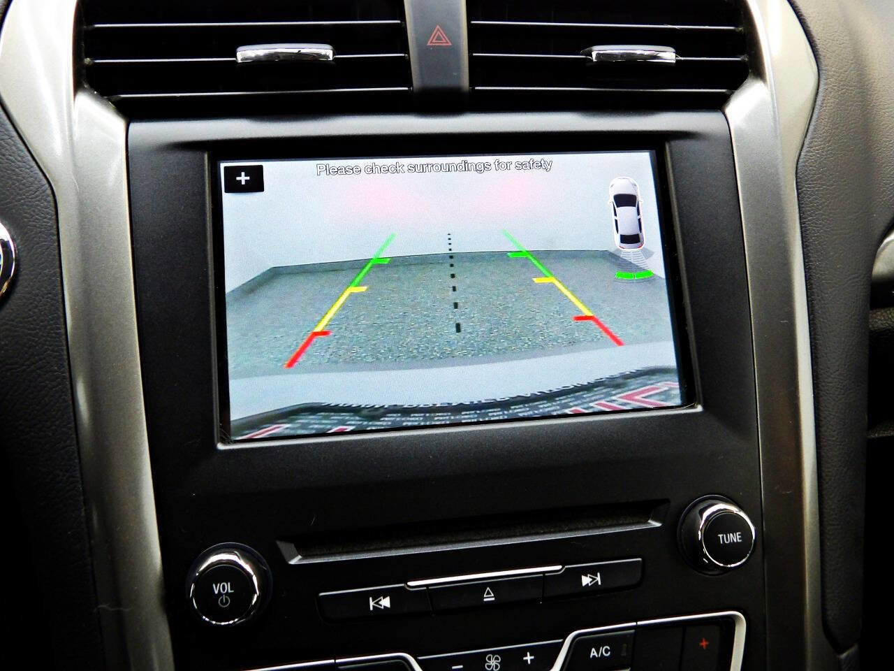 Used 2018 Ford Fusion SE image 16