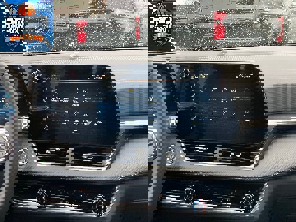 New 2026 Chevrolet Equinox LT FWD image 17