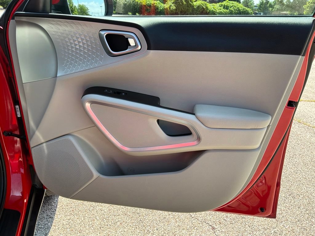 Used 2022 Kia Soul LX FWD image 38