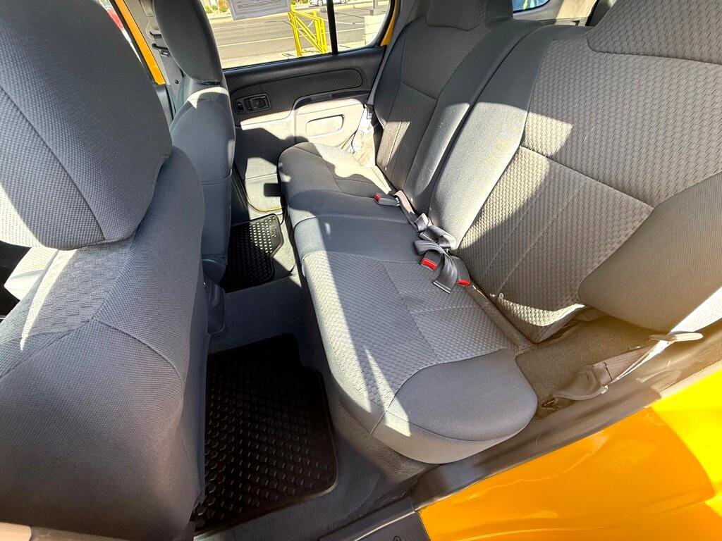 Used 2004 Nissan Xterra XE image 20