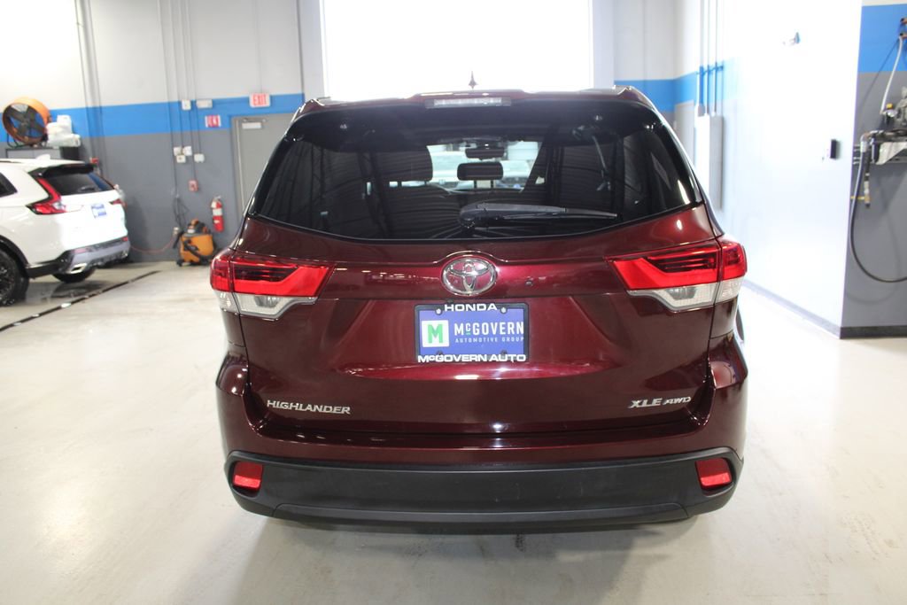 Used 2019 Toyota Highlander XLE image 40
