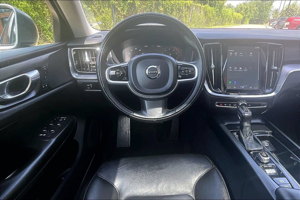 Used 2020 Volvo S60 T5 Momentum FWD image 5