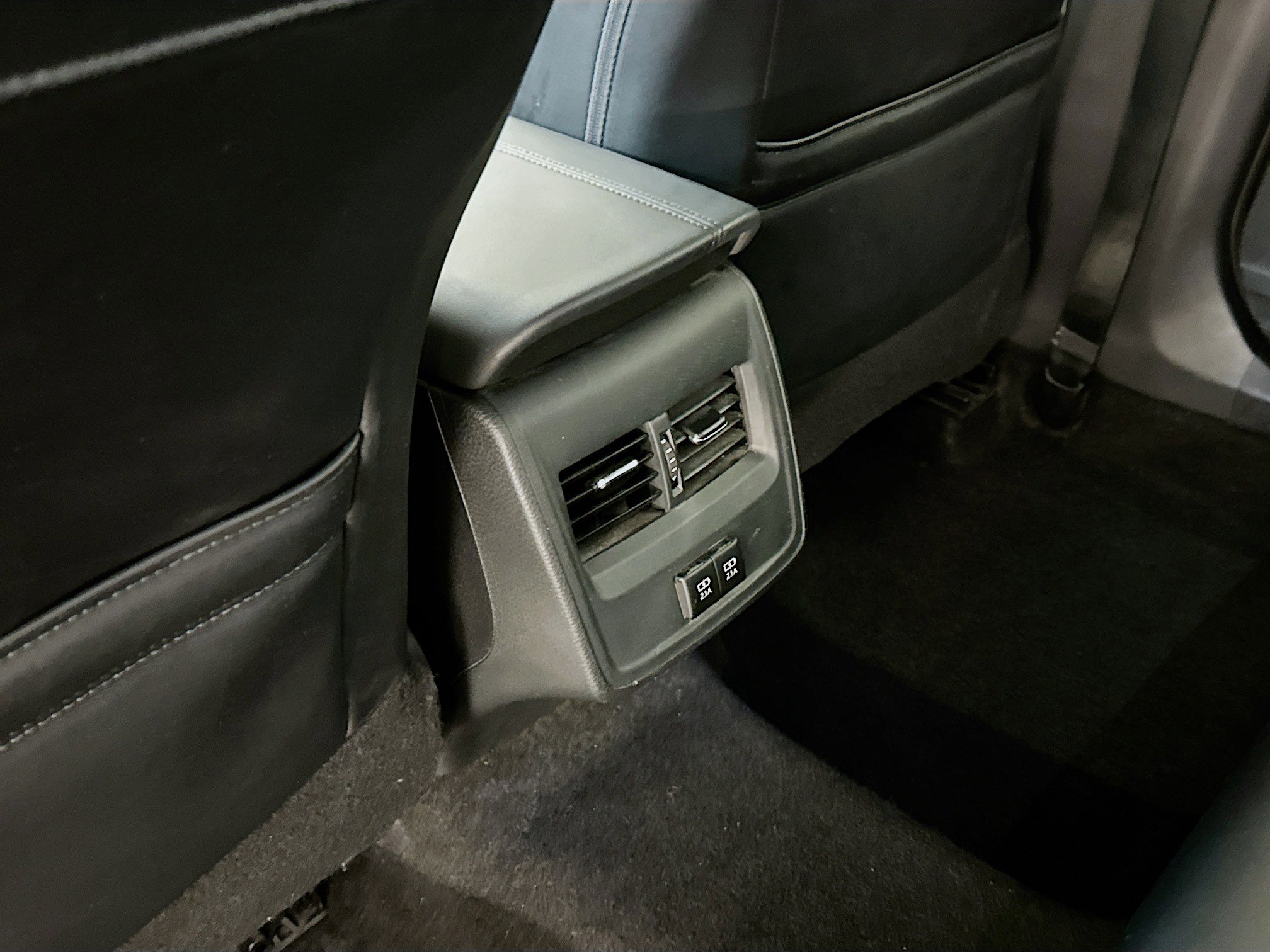 Used 2019 Toyota Avalon XLE image 29