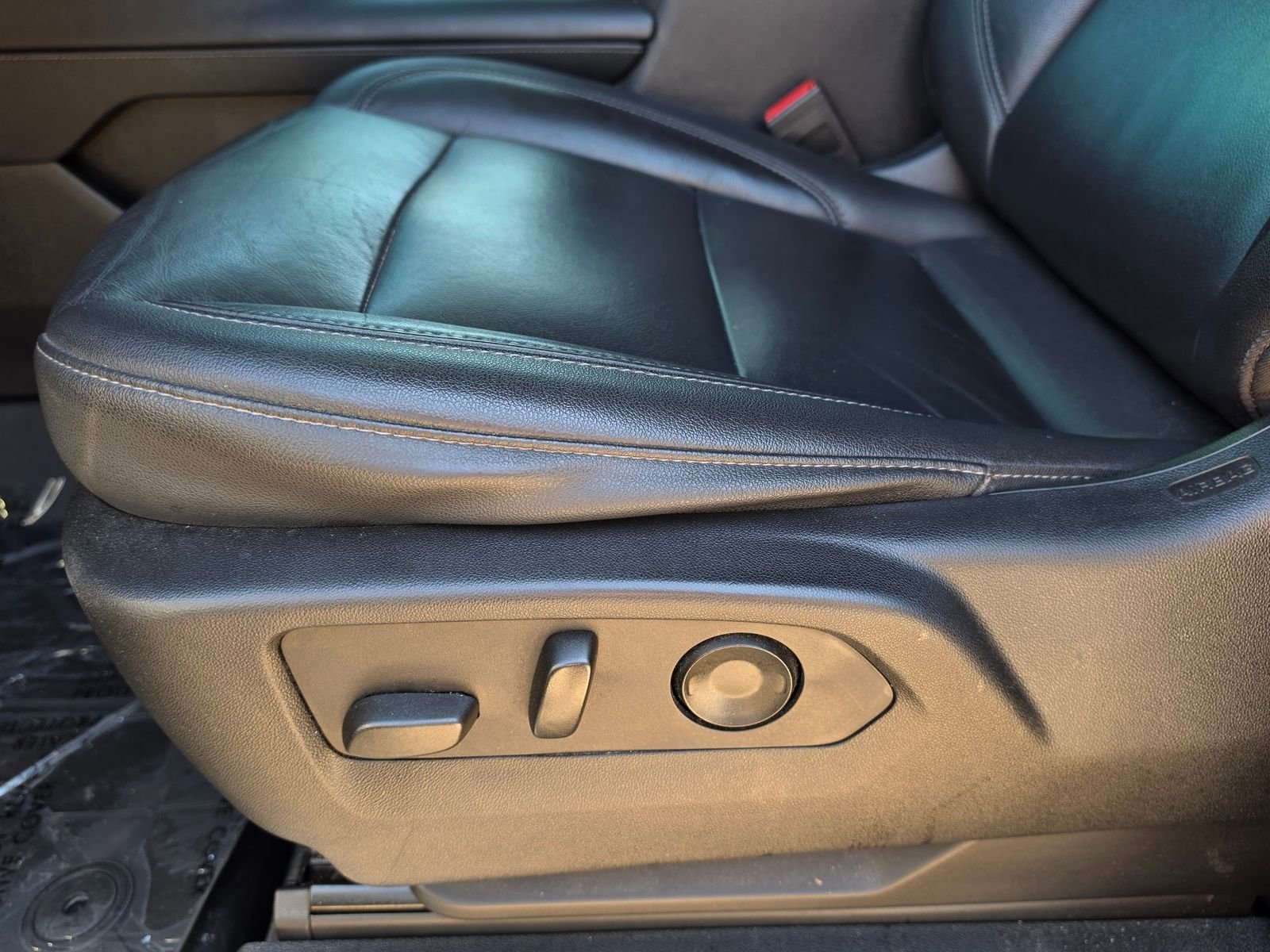 Used 2021 Chevrolet Suburban Z71 image 14