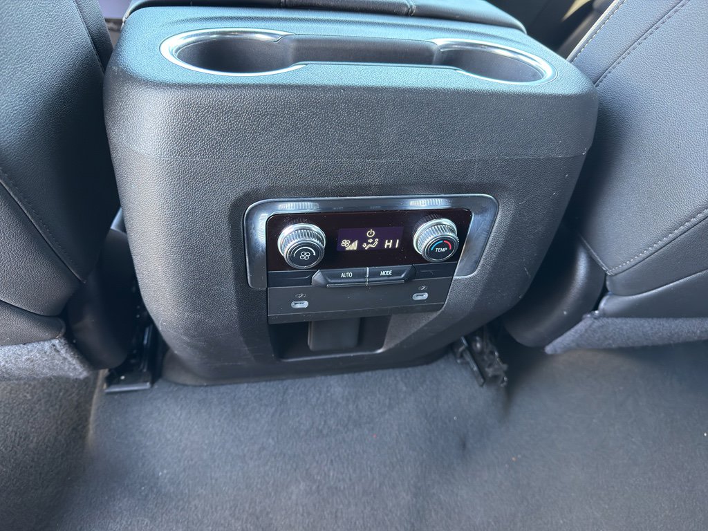 Used 2024 GMC Yukon SLT image 27