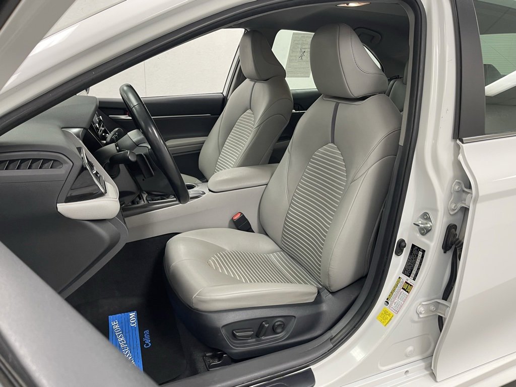 Used 2024 Toyota Camry SE image 18