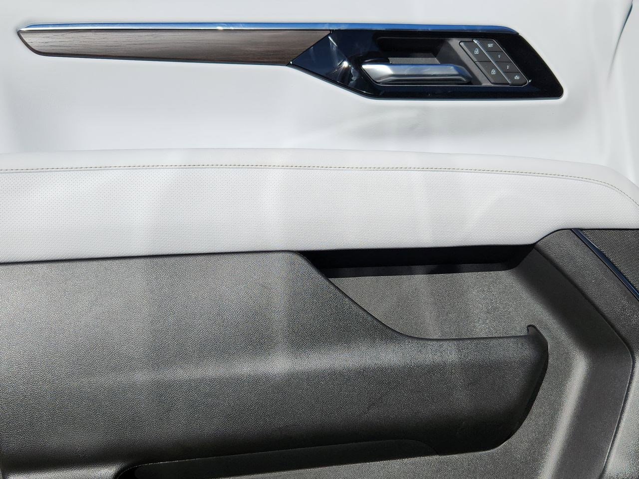 Used 2026 Chevrolet Tahoe Premier image 24