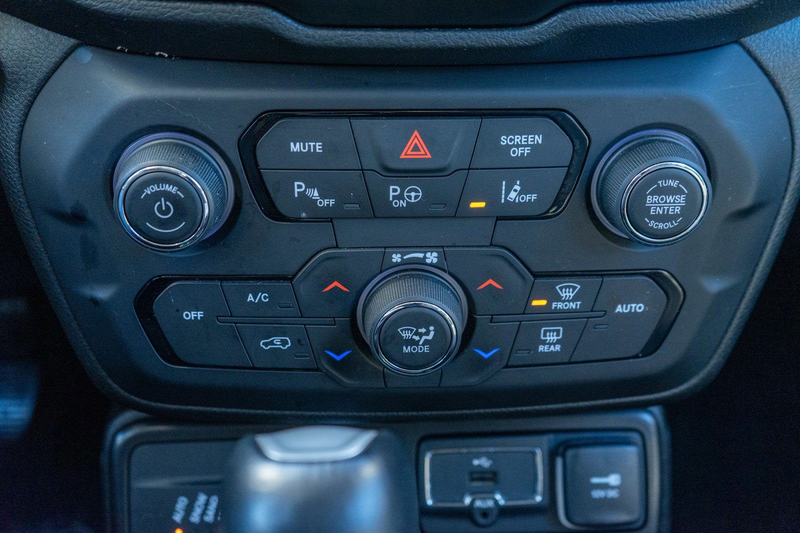 Used 2023 Jeep Renegade Limited w/ Limited Elite Group image 19