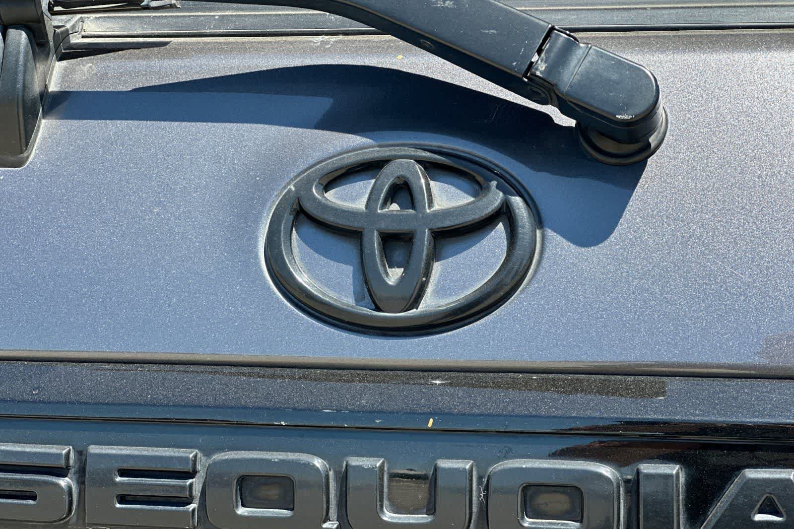 Used 2021 Toyota Sequoia TRD Sport w/ TRD Sport Premium Package AWD/4WD image 17