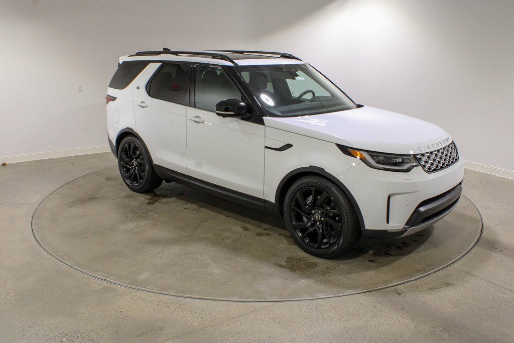 New 2025 Land Rover Discovery S image 7