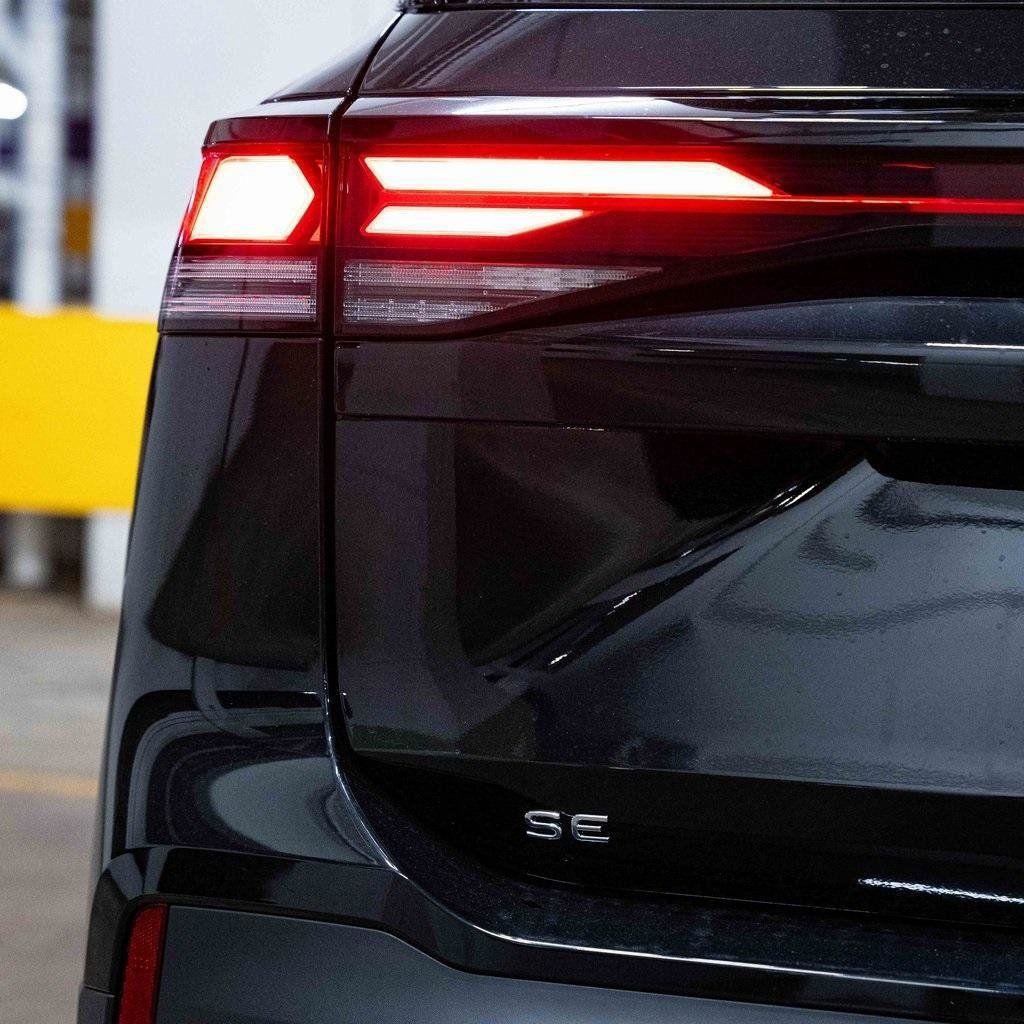New 2026 Volkswagen Tiguan SE AWD/4WD image 6