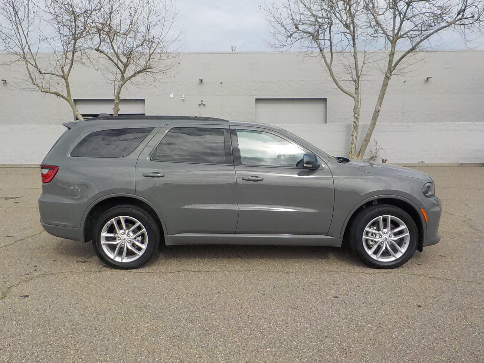 Used 2025 Dodge Durango GT AWD/4WD image 3