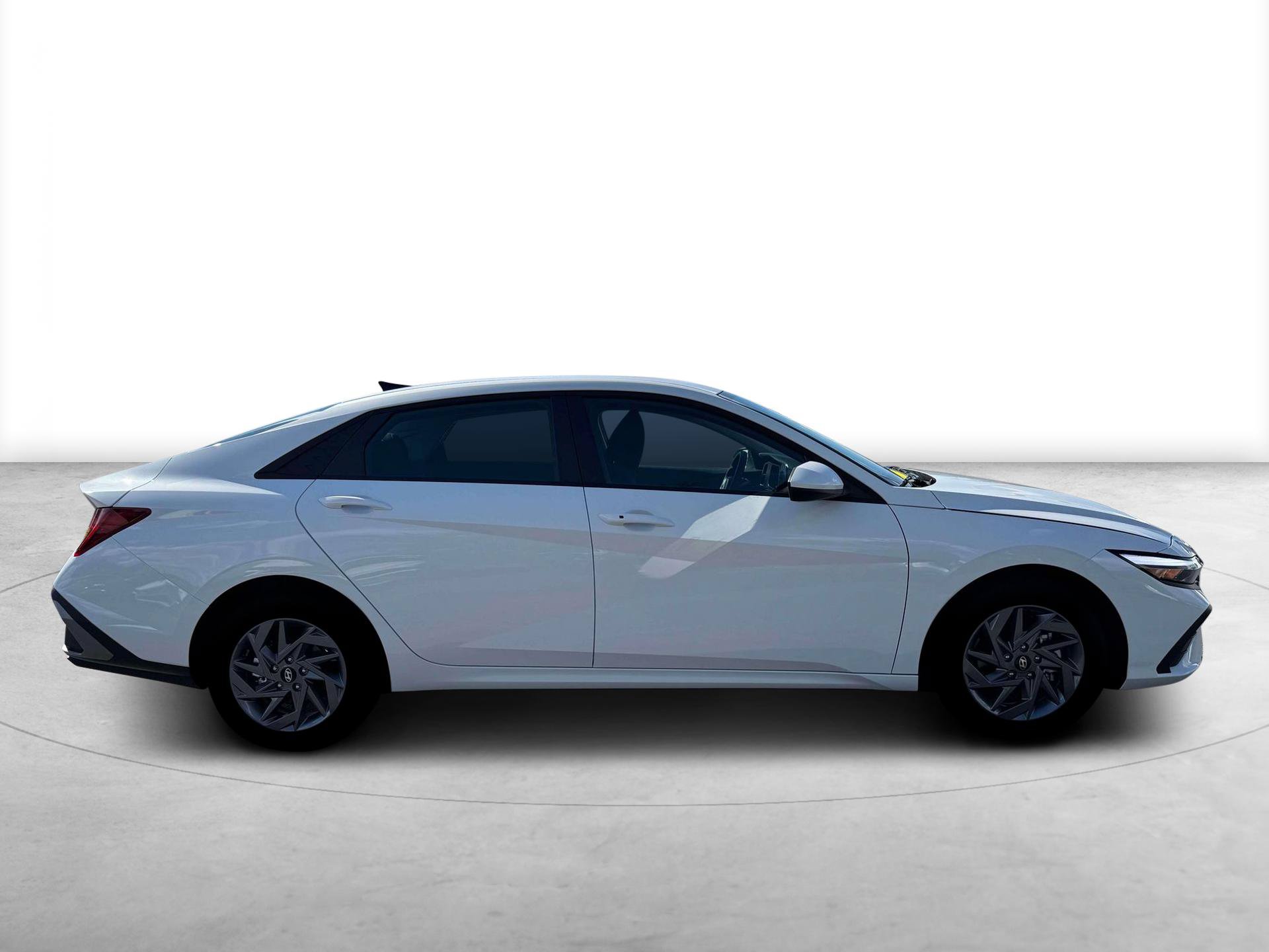New 2026 Hyundai Elantra Hybrid FWD image 9