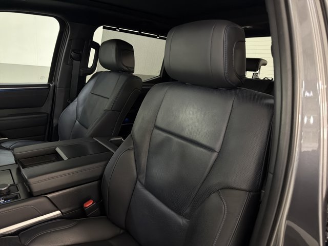Used 2024 Toyota Tundra Platinum AWD/4WD image 13