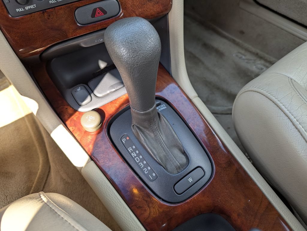 Used 2000 Volvo C70 LT FWD image 23